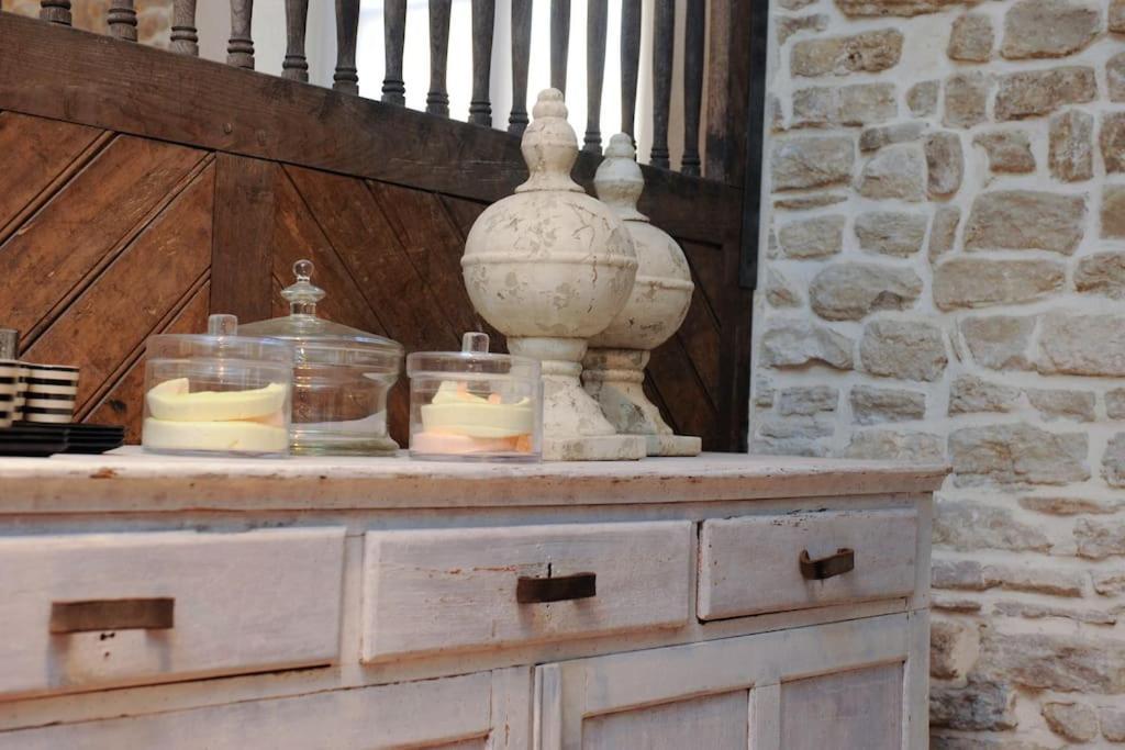 Apartamento Le Loft Des Antiquaires, LʼIsle-sur-la-Sorgue Exterior foto